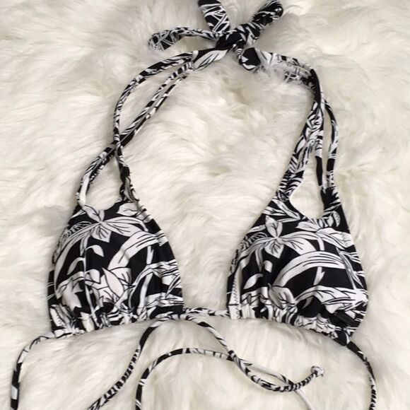 New. Volcom black and white floral bikini top. - Picture 6 of 8